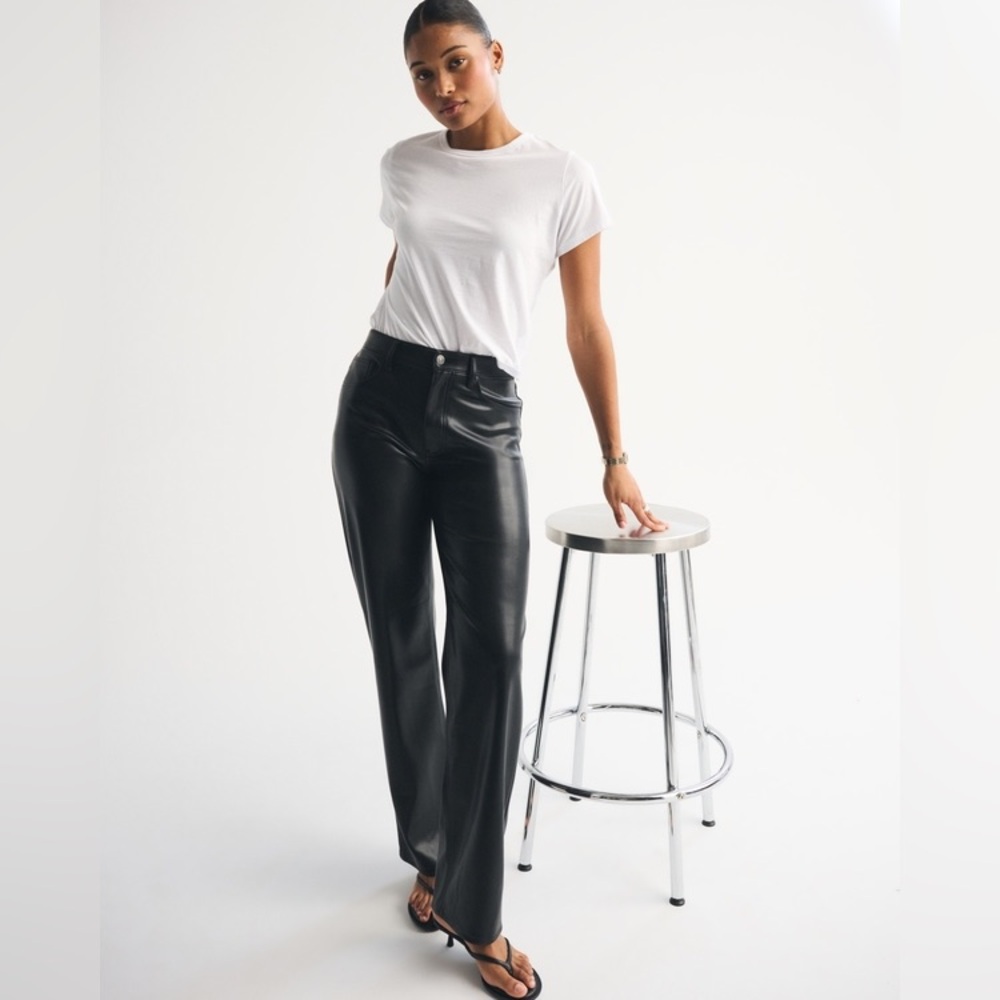 Abercrombie & Fitch Vegan Leather 90s Straight Ultra High Rise Pants Black SZ 28